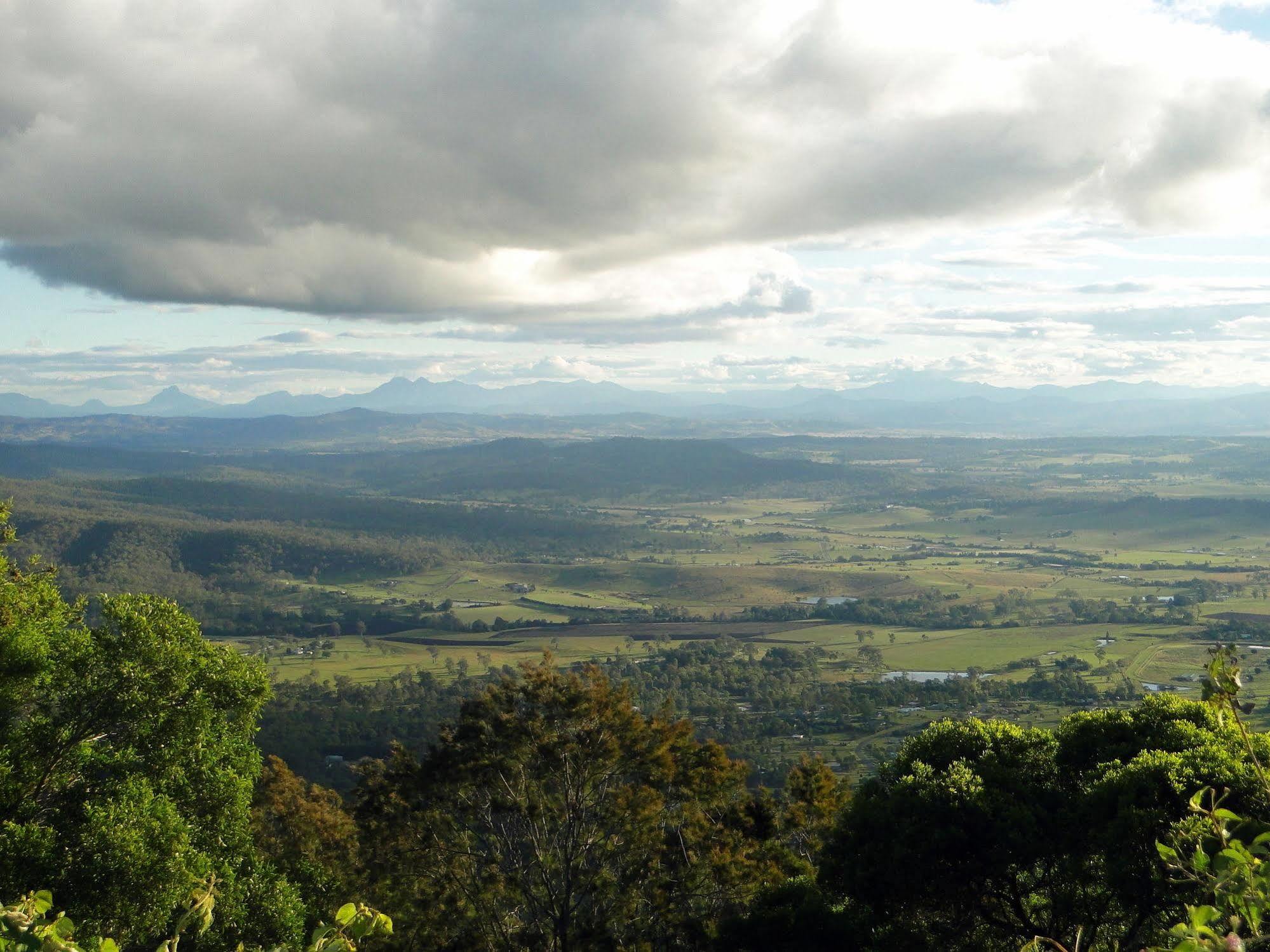 Avocado Sunset Bed & Breakfast Tamborine Mountain Exterior photo