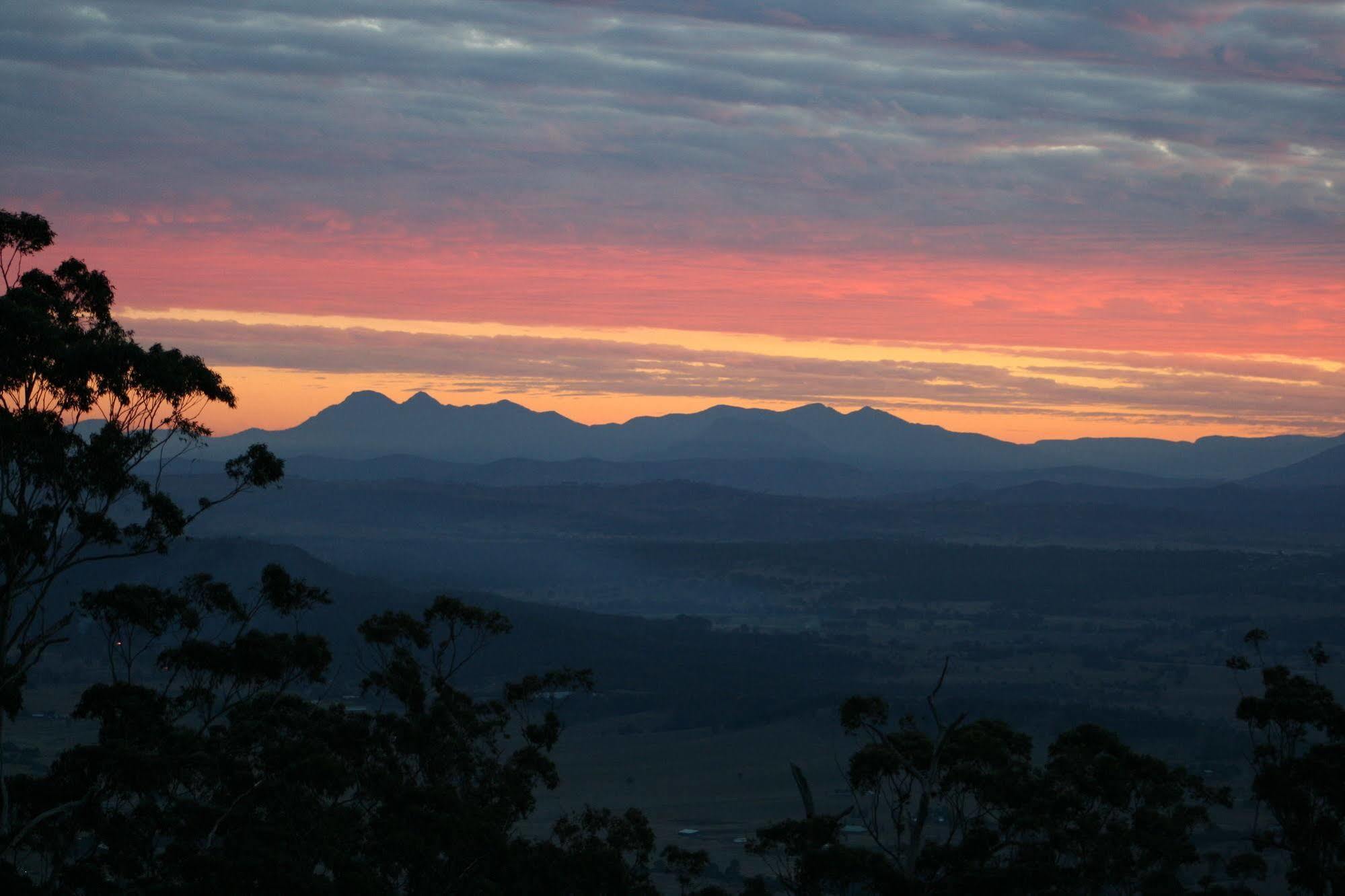 Avocado Sunset Bed & Breakfast Tamborine Mountain Exterior photo